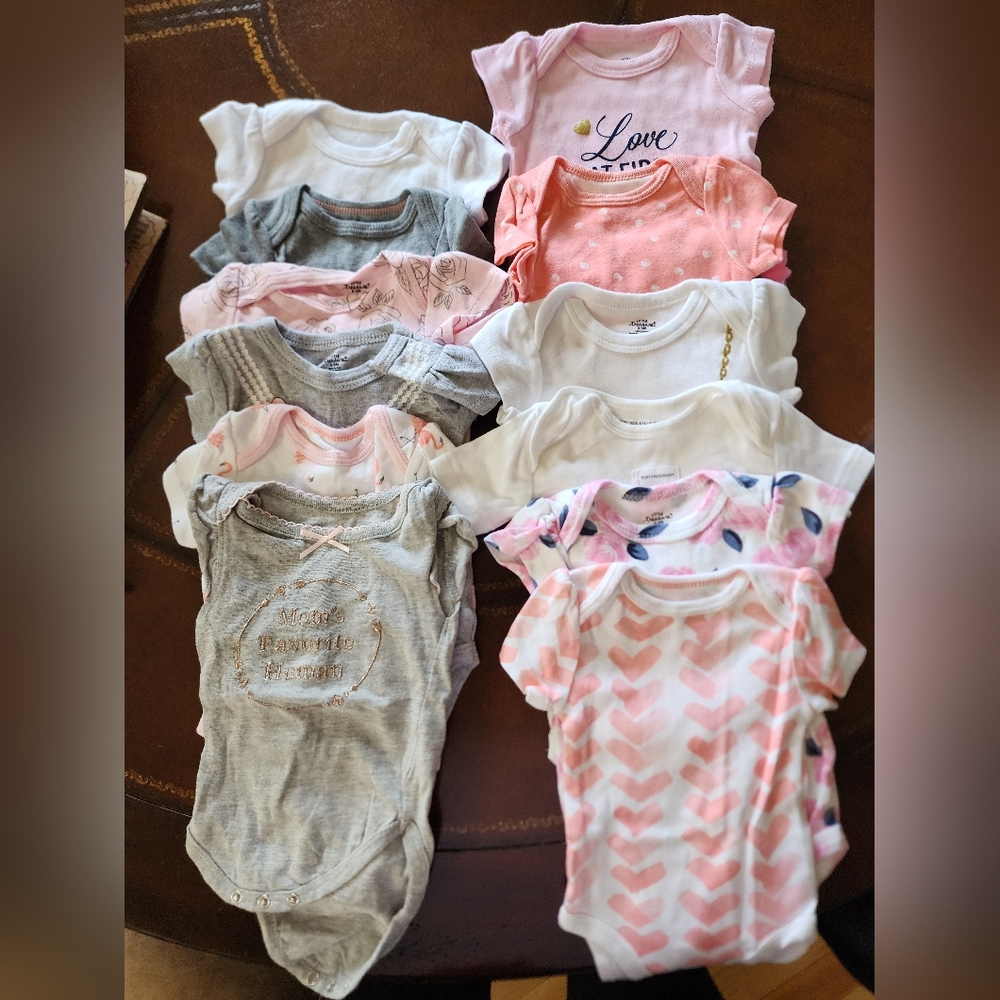 Set of 12 onsies size 0 to 3 mo